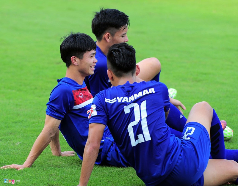 xuan truong cuoi hip mat khi tuyen viet nam tap buoi dau