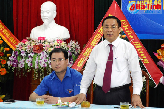 dau can thanh nien co dau kho co thanh nien xung kich