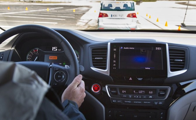 5 thoi quen xau lai xe can tranh