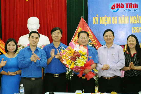 dau can thanh nien co dau kho co thanh nien xung kich