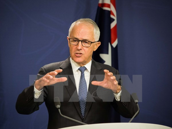 australia phat tu 10 nam va nop phat gan 700 000 usd neu tham nhung