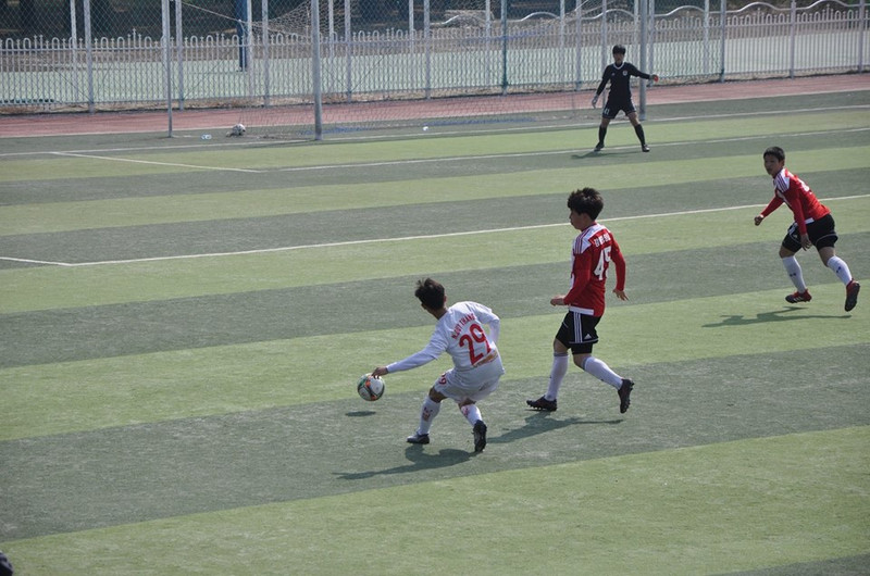 can canh dan cau thu u17 hagl dang lam mua lam gio o han quoc