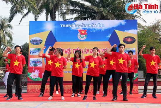 soi noi cac hoat dong chao mung ngay thanh lap doan