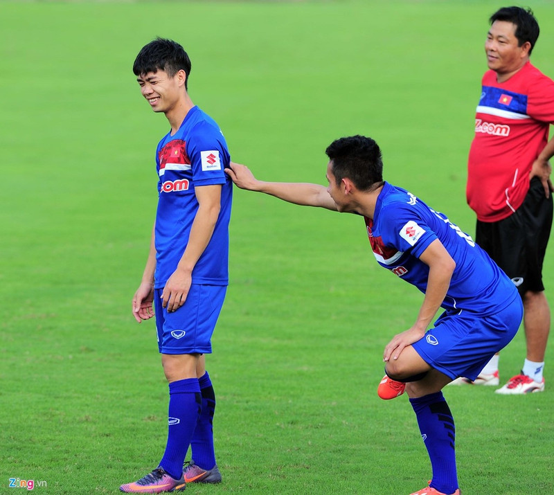 xuan truong cuoi hip mat khi tuyen viet nam tap buoi dau