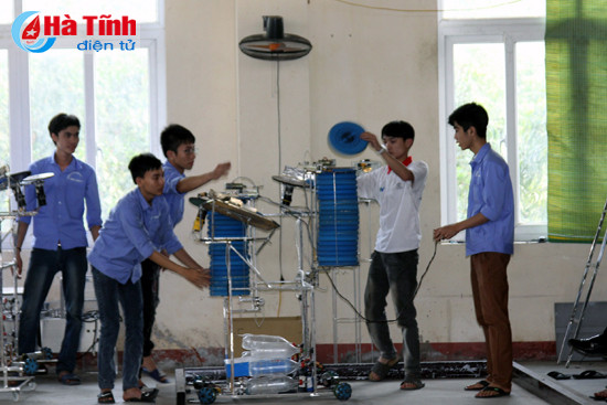 doi tuyen robocon ha tinh xuat quan mua giai moi