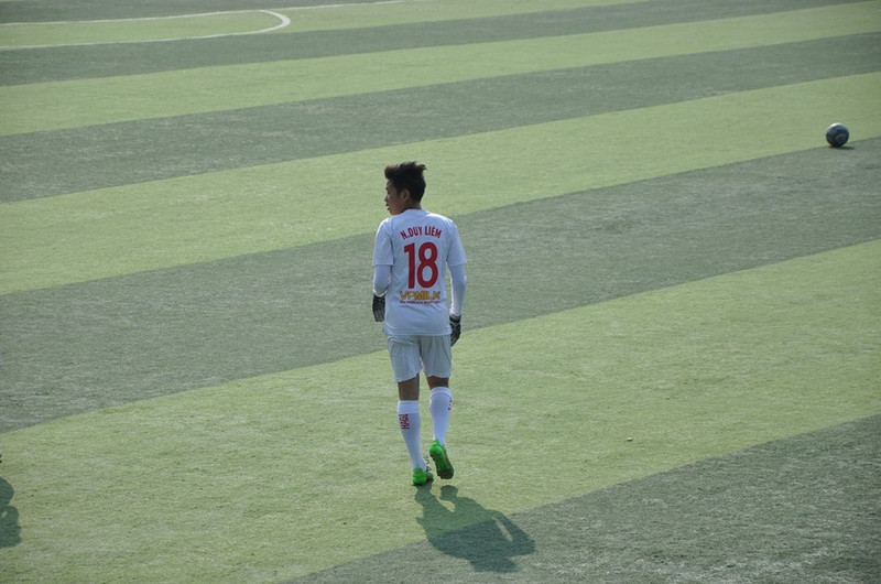 can canh dan cau thu u17 hagl dang lam mua lam gio o han quoc
