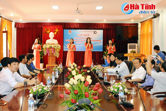 soi noi cac hoat dong chao mung ngay thanh lap doan