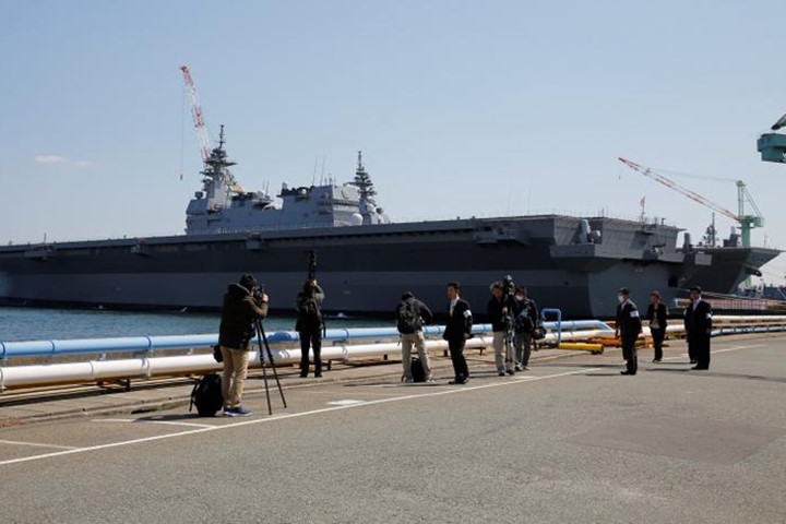 can canh tau san bay truc thang kaga ma nhat vua dua vao hoat dong