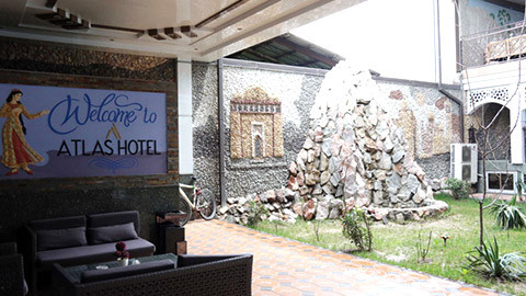 can canh khach san va san tap cua dt viet nam tai tajikistan