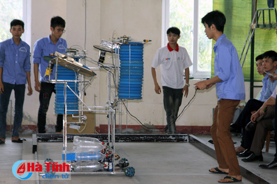 doi tuyen robocon ha tinh xuat quan mua giai moi