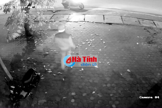 video trom xe dap gan 2 gio sau quay lai tra