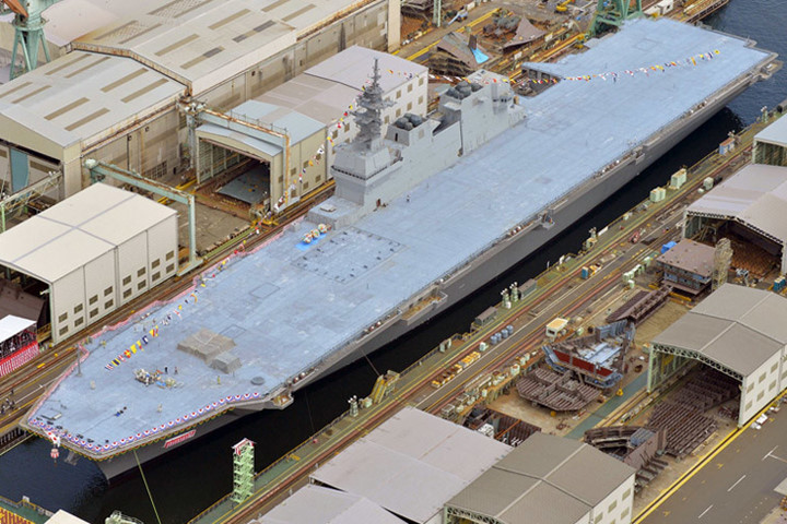 can canh tau san bay truc thang kaga ma nhat vua dua vao hoat dong