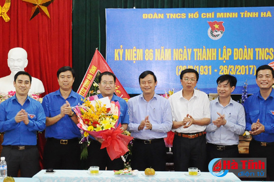 dau can thanh nien co dau kho co thanh nien xung kich