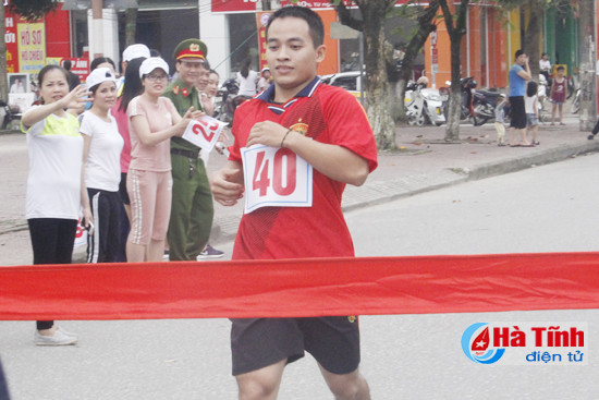 hon 1 000 nguoi chay olympic vi suc khoe nhan dan