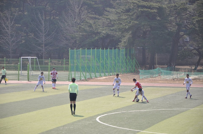 can canh dan cau thu u17 hagl dang lam mua lam gio o han quoc