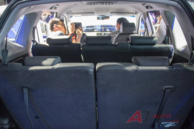 honda cr v 7 cho chinh thuc ra mat dong nam a gia tu 917 trieu