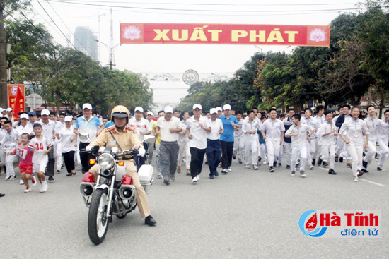hon 1 000 nguoi chay olympic vi suc khoe nhan dan
