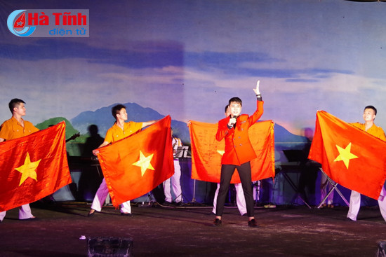 chien sy moi ngat ngay xem doan van cong bieu dien