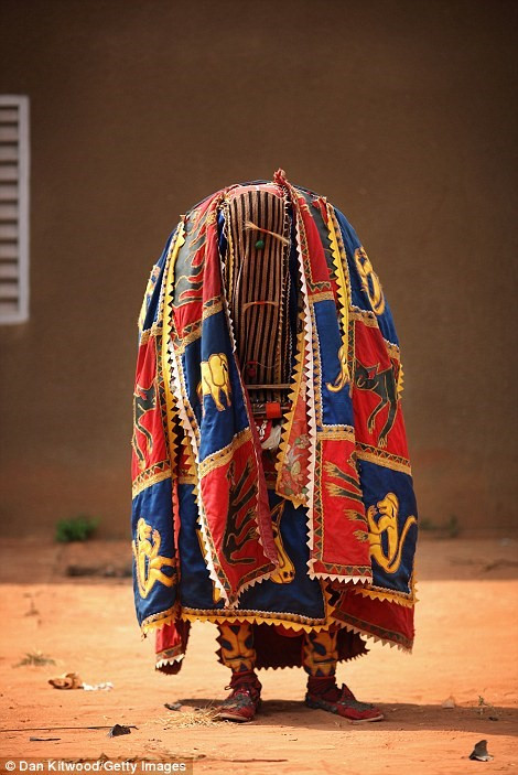 nhung trang phuc sac so tren the gioi