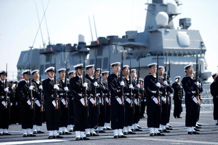 can canh tau san bay truc thang kaga ma nhat vua dua vao hoat dong