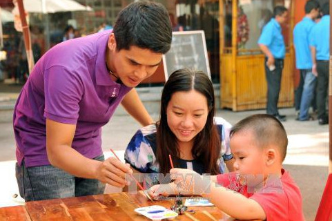 ngay quoc te hanh phuc hanh phuc den tu dieu gian di