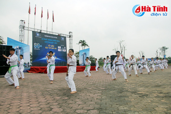 dap xe vi moi truong huong ung gio trai dat 2017