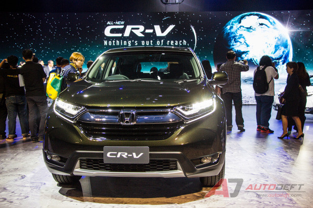 honda cr v 7 cho chinh thuc ra mat dong nam a gia tu 917 trieu