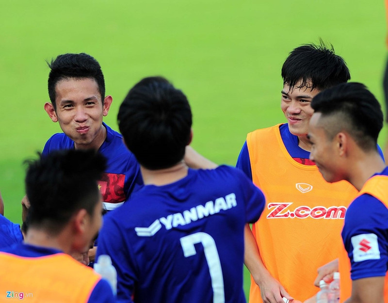 xuan truong cuoi hip mat khi tuyen viet nam tap buoi dau