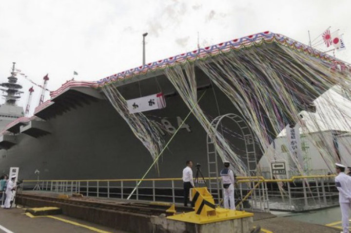 can canh tau san bay truc thang kaga ma nhat vua dua vao hoat dong