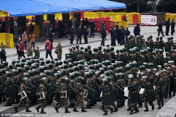 cu 1 canh sat kem 3 cdv tran thang lich su cua trung quoc truoc han quoc
