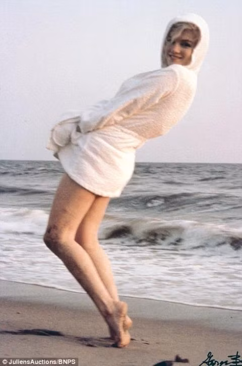 chiem nguong marilyn monroe trong loat anh doc dang duoc dau gia