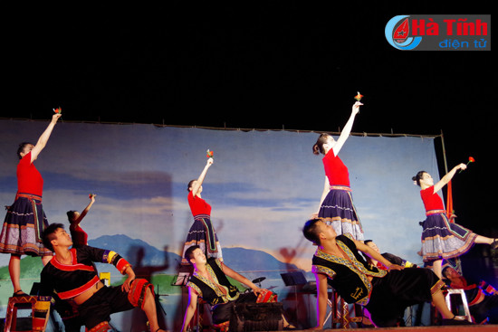 chien sy moi ngat ngay xem doan van cong bieu dien