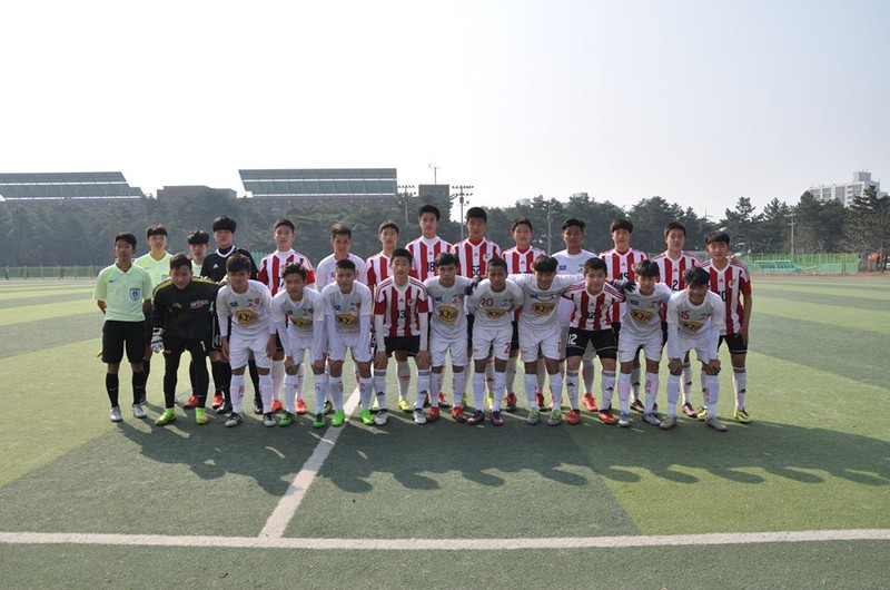 can canh dan cau thu u17 hagl dang lam mua lam gio o han quoc