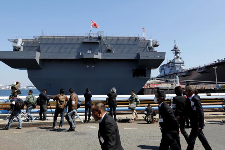 can canh tau san bay truc thang kaga ma nhat vua dua vao hoat dong