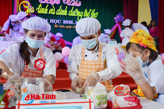 gia dinh va dinh duong tre tho