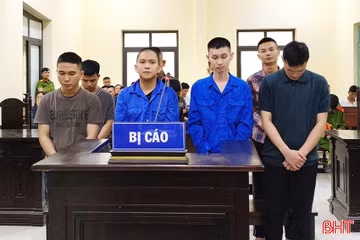 Rủ nhau đánh “ba cây” ăn tiền, 8 bị cáo lĩnh án