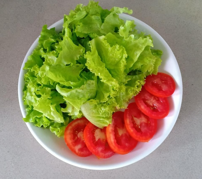 Cuối tuần, mẹ đãi cơm sườn cốt lết nướng mật ong ngọt thơm