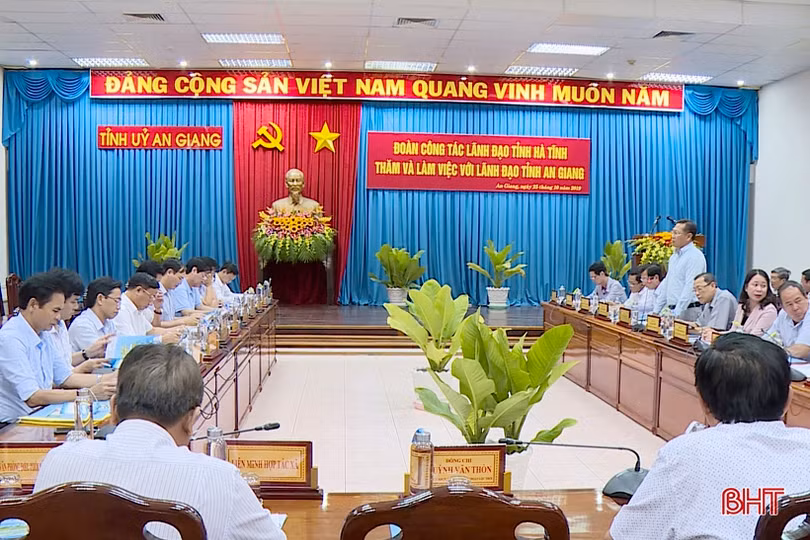 Hà Tĩnh trao đổi kinh nghiệm phát triển kinh tế, sắp xếp tổ chức bộ máy tại An Giang, Kiên Giang