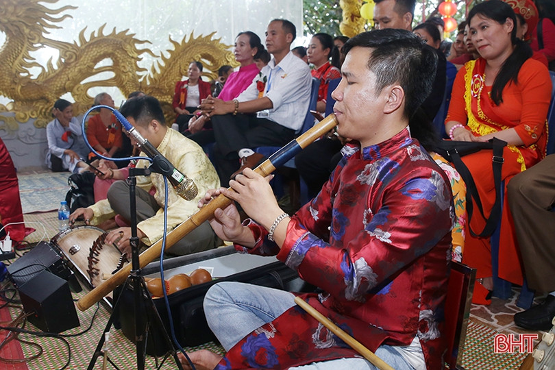 Những tiết mục hầu đồng, hát chầu văn đặc sắc tại Liên hoan Thực hành tín ngưỡng thờ Mẫu Tam phủ ở Hà Tĩnh