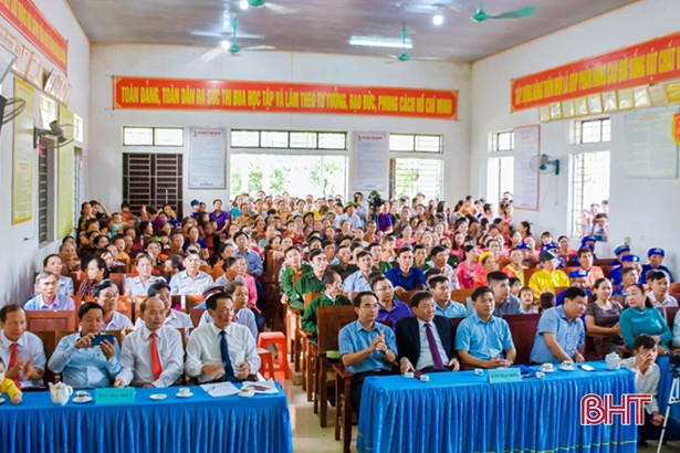 Đón nhận bằng công nhận di tích lịch sử - văn hóa cấp tỉnh miếu Tam Tòa
