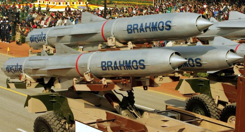 Ấn Độ bắn thử thành công 2 “sát thủ diệt hạm” BrahMos