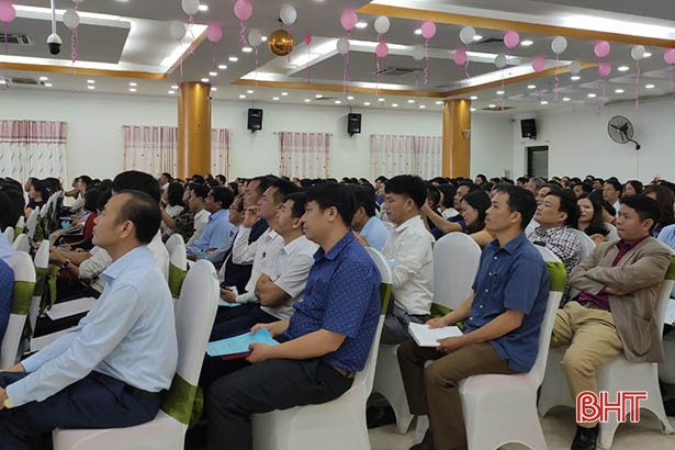 430 cán bộ, giáo viên Hà Tĩnh được trang bị kiến thức giáo dục pháp luật