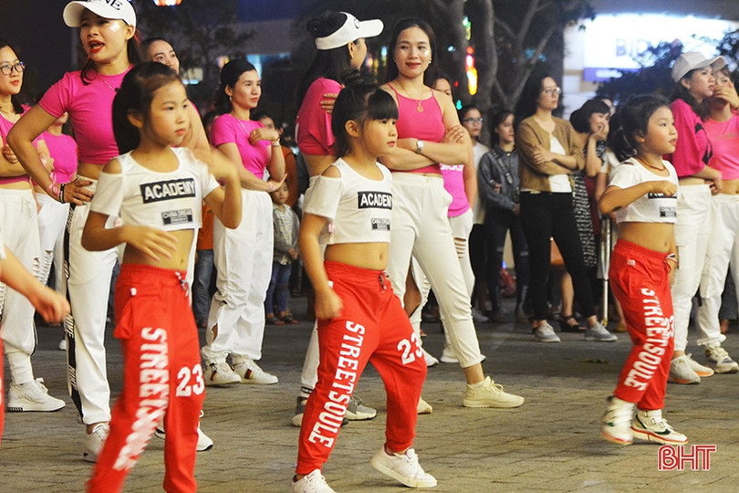 Ngày hội nón hồng - Lan tỏa nghị lực cho bệnh nhân ung thư