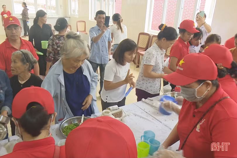 Hơn 600 suất cháo miễn phí đến với bệnh nhân điều trị tại BVĐK Hà Tĩnh