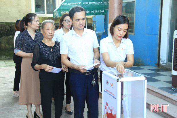 Nghi Xuân khai trương thùng quỹ “Những đồng tiền nhỏ vì tình nghĩa lớn”