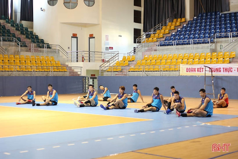 Đội tuyển bóng chuyền nam Việt Nam tập huấn tại Hà Tĩnh đến ngày 31/10