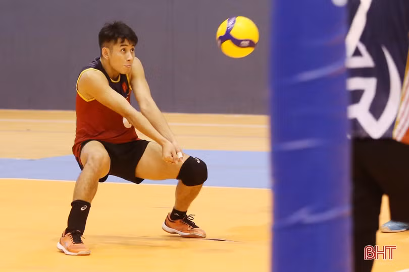 Màn so tài đỉnh cao giữa tuyển bóng chuyền Việt Nam và CLB bóng chuyền Hà Tĩnh