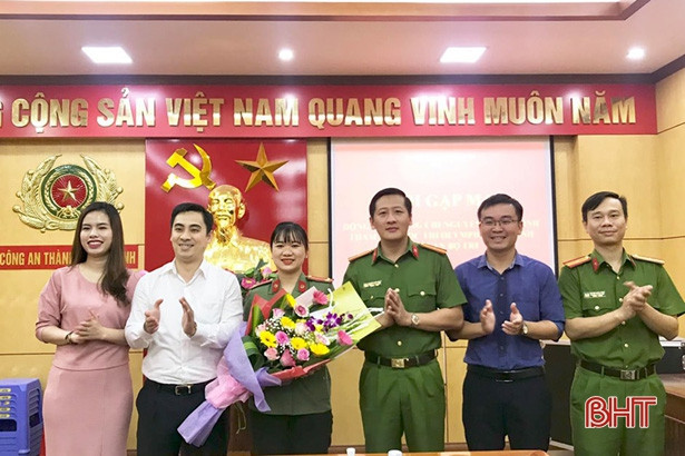 Nữ Trung úy Hà Tĩnh giành ngôi quán quân cuộc thi Olympic Tiếng Anh dành cho cán bộ trẻ 2019