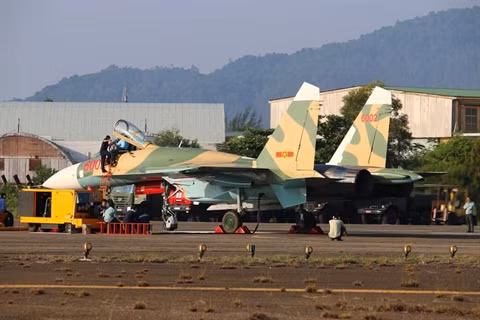 Việt Nam hoàn thành đại tu tiêm kích Su-27SK 6002
