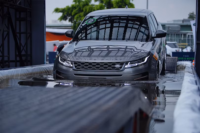 Dàn xe thể thao Jaguar Land Rover tại Triển lãm Ô tô Việt Nam 2019